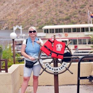 Meet your Posher, Danielle